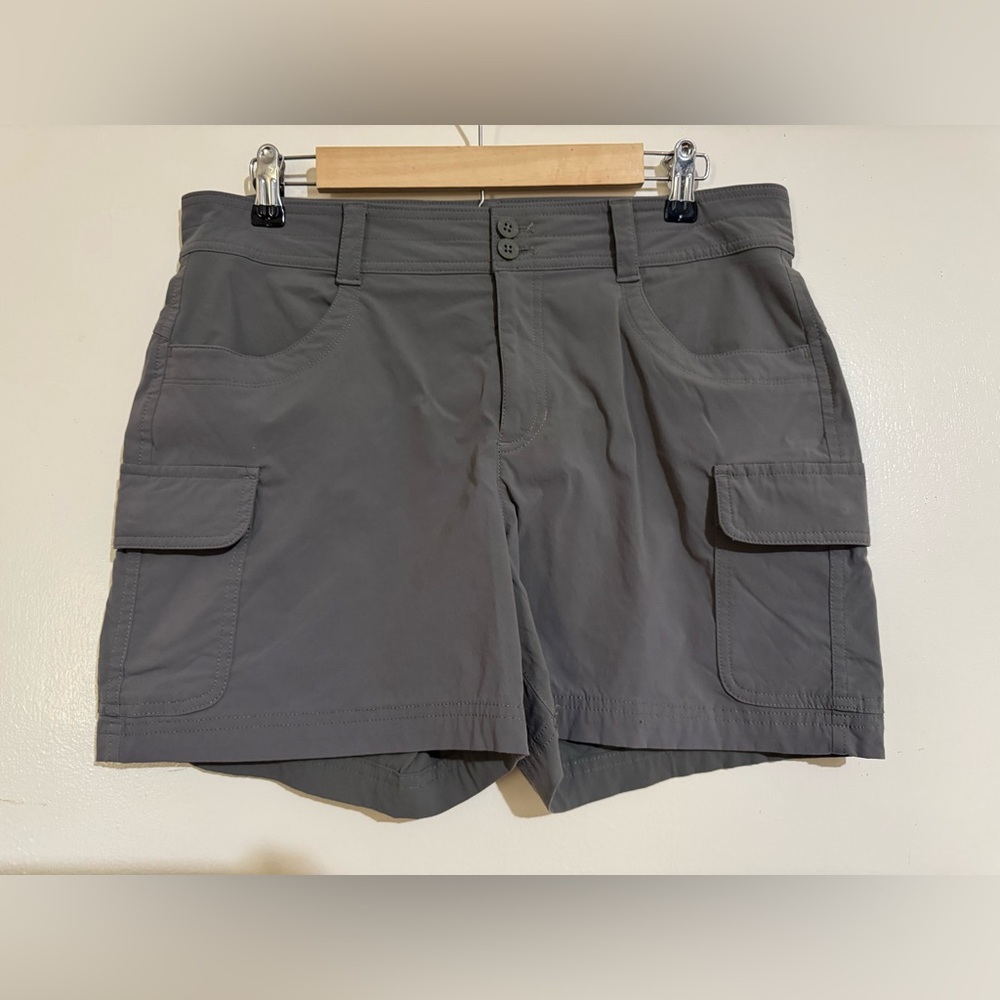 Eddie Bauer Women’s size 12 cargo shorts green nylon